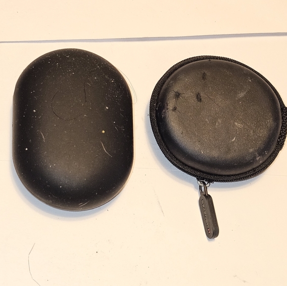 BEATS Black  Shell Earbud CaseS Lot Of 2! - Picture 3 of 4